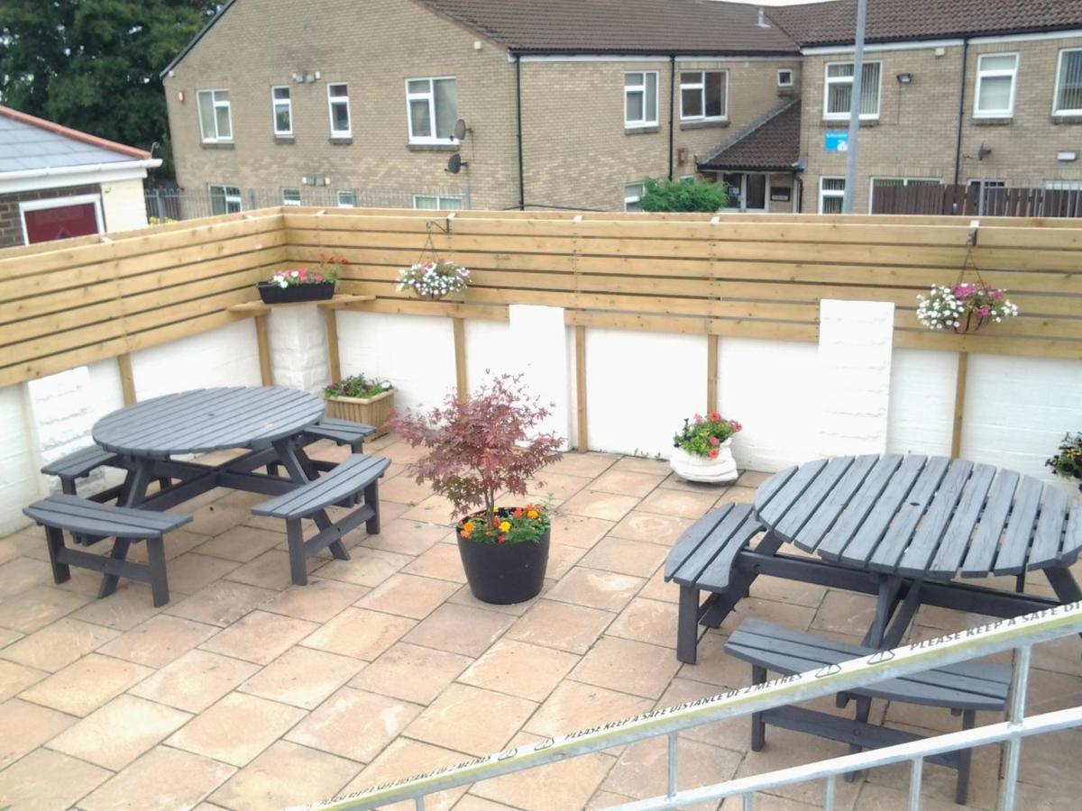 Lady Charlotte Guest Rooms Triple Rooms Dowlais Exterior foto